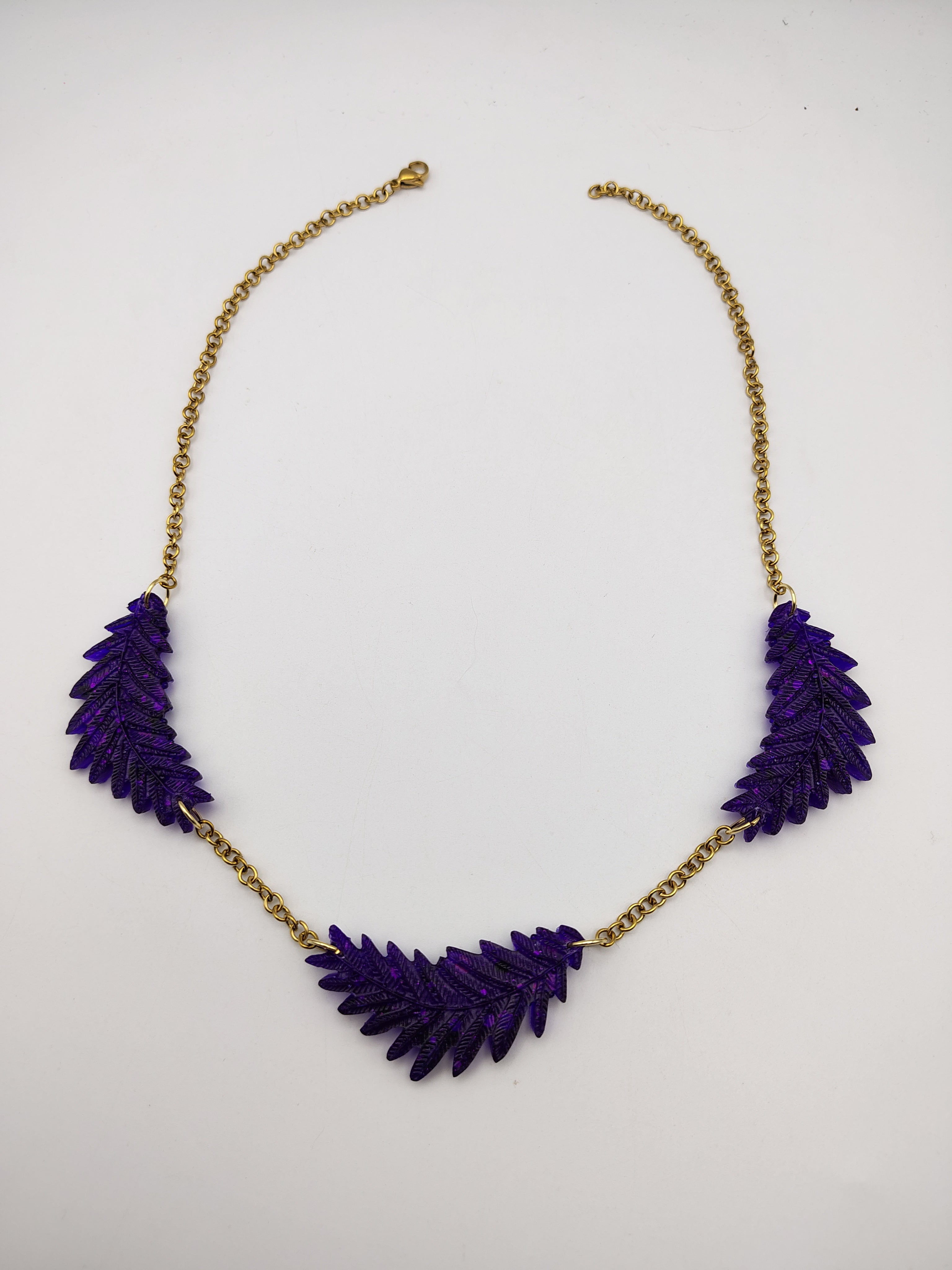 Collier Feuille en résine époxy fait main – Bijou nature artisanal
