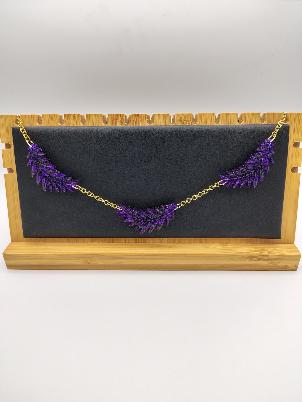 Collier Feuille en résine époxy fait main – Bijou nature artisanal