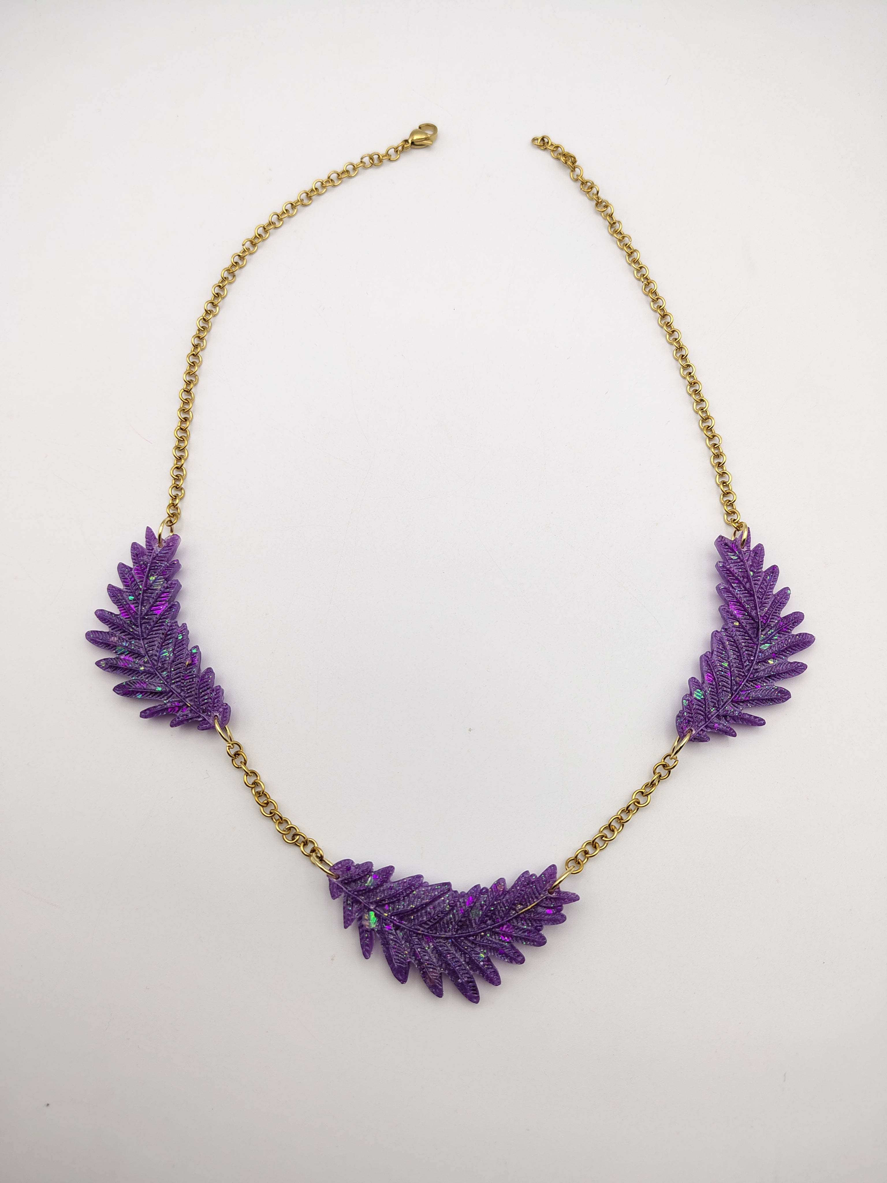 Collier Feuille en résine époxy fait main – Bijou nature artisanal