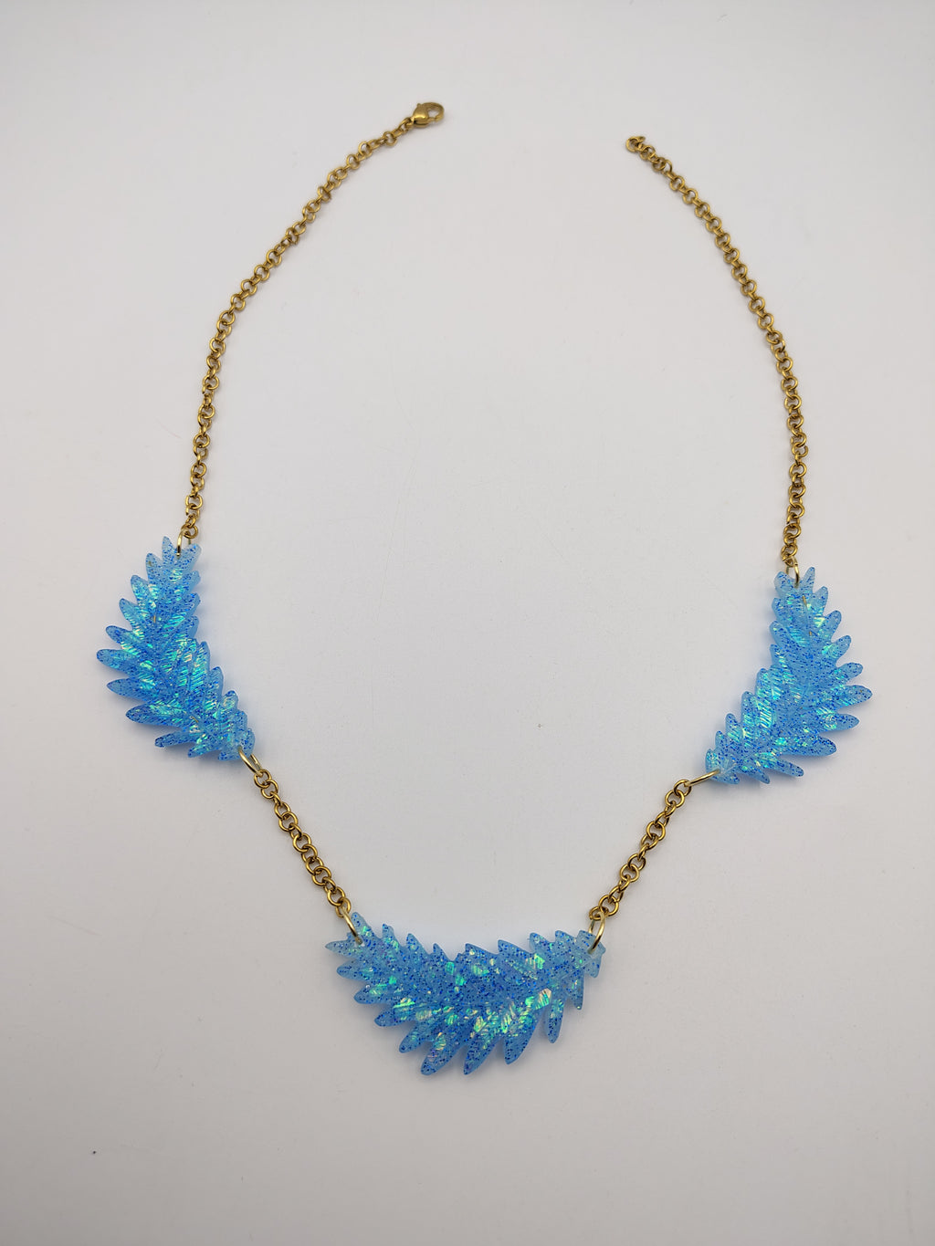 Collier Feuille en résine époxy fait main – Bijou nature artisanal