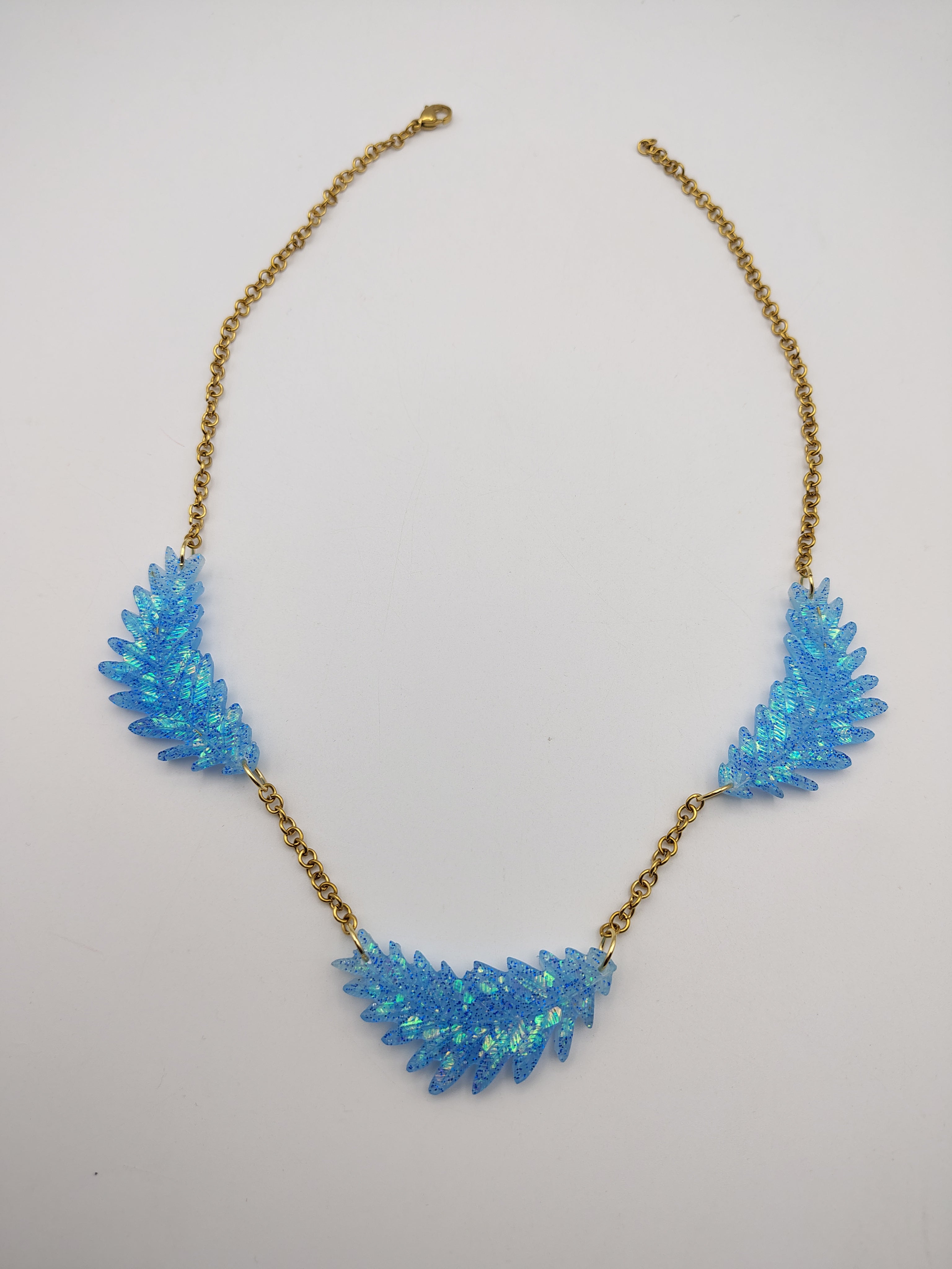 Collier Feuille en résine époxy fait main – Bijou nature artisanal