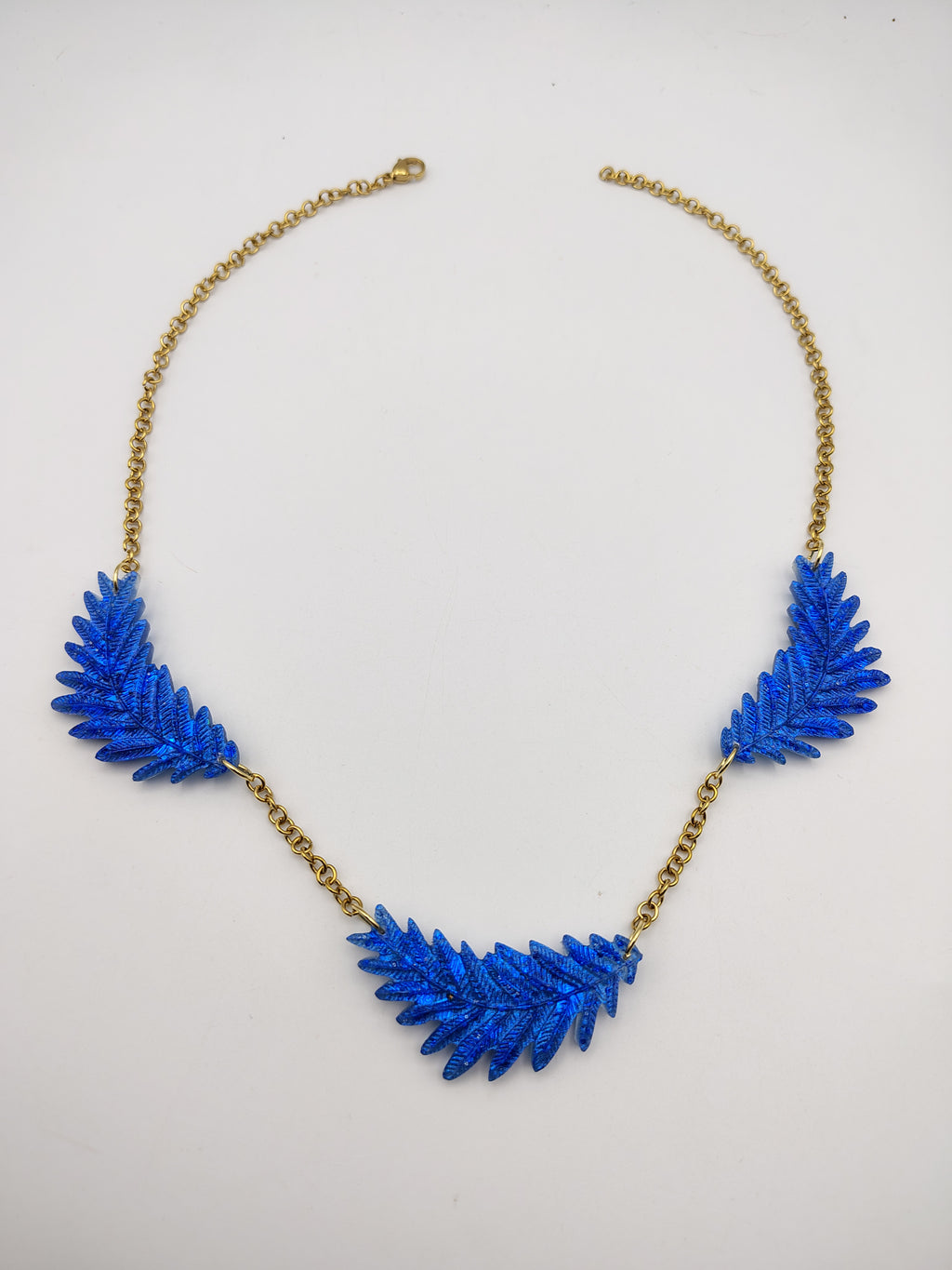 Collier Feuille en résine époxy fait main – Bijou nature artisanal