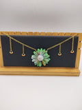 Collier Fleur en résine époxy fait main – Bijou floral artisanal