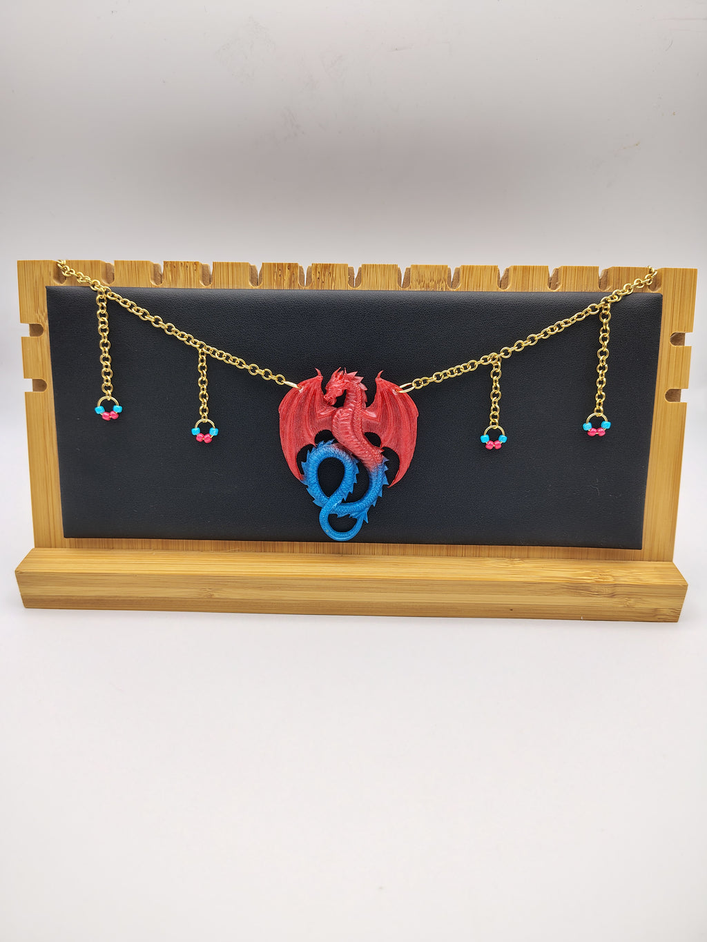 Collier Dragon en résine époxy fait main – Bijou fantasy artisanal