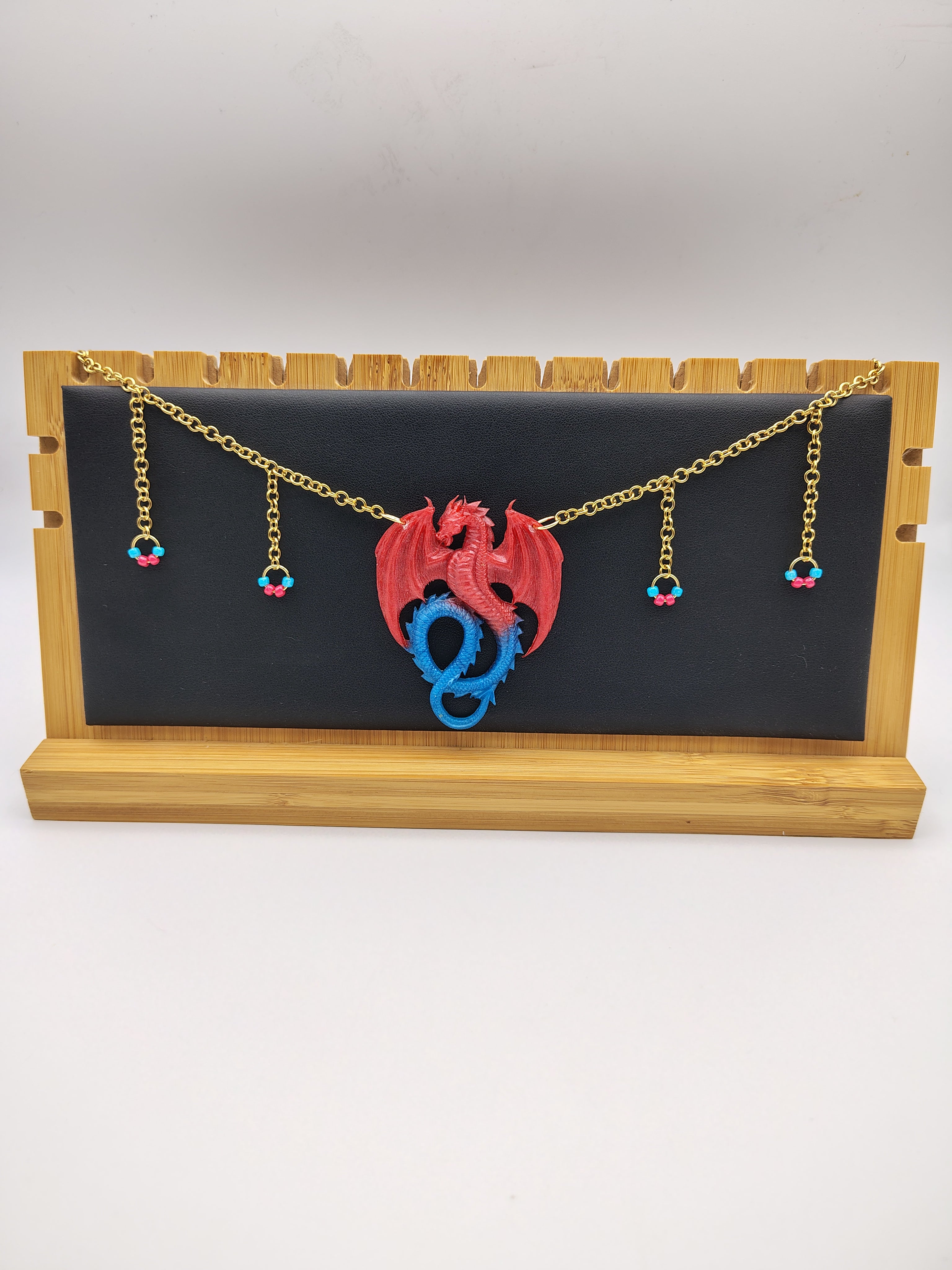Collier Dragon en résine époxy fait main – Bijou fantasy artisanal
