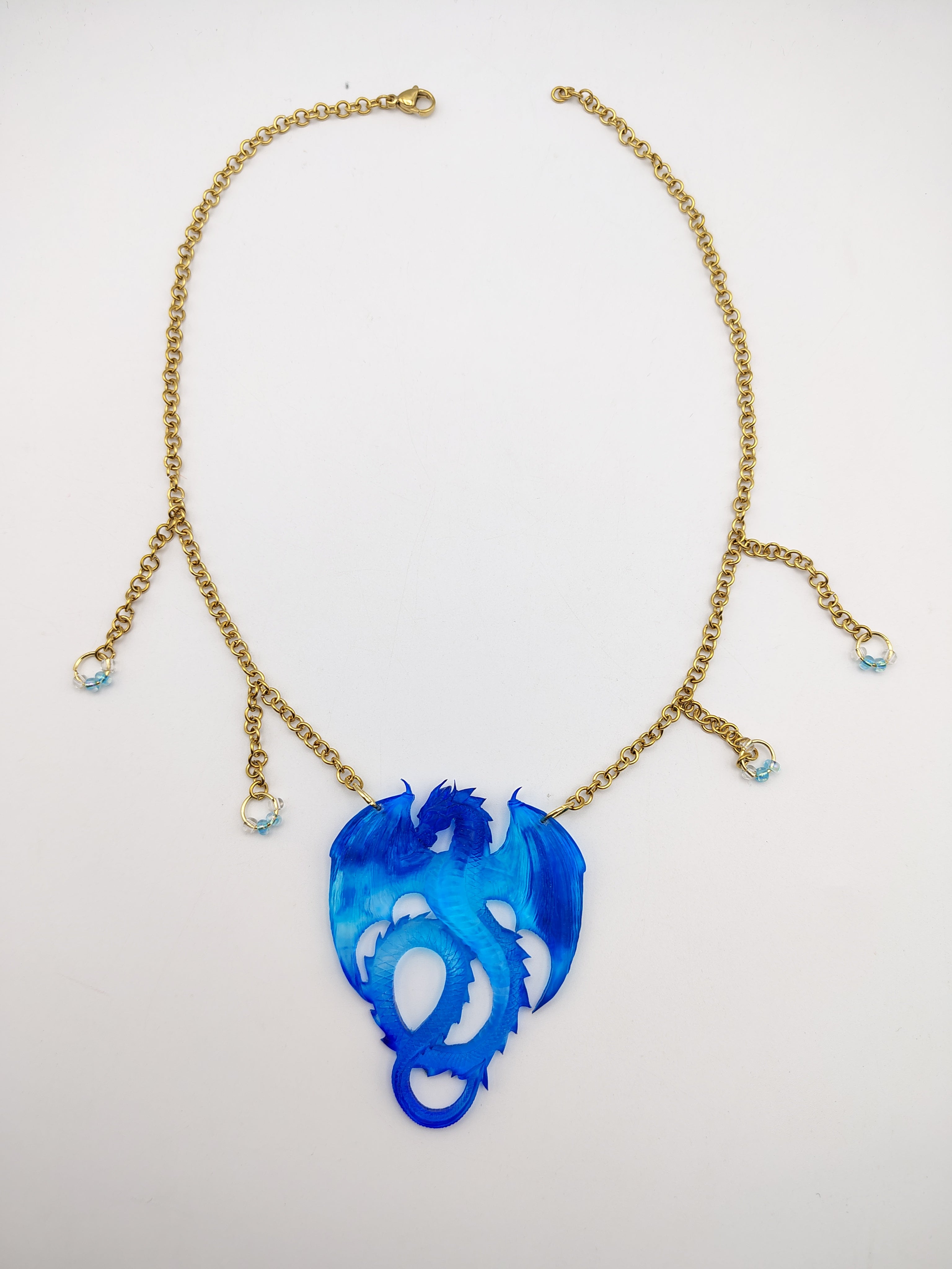 Collier Dragon en résine époxy fait main – Bijou fantasy artisanal