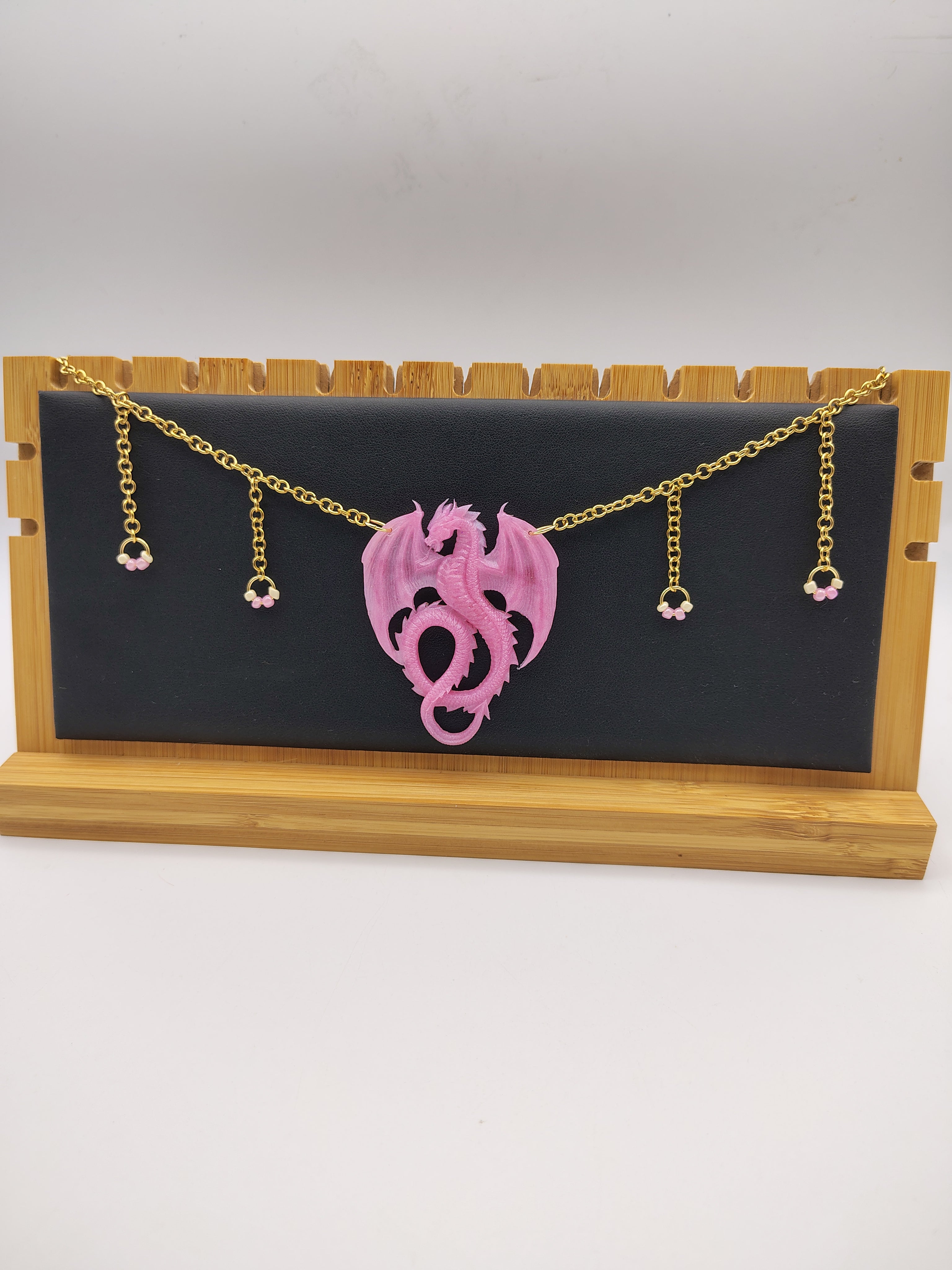 Collier Dragon en résine époxy fait main – Bijou fantasy artisanal