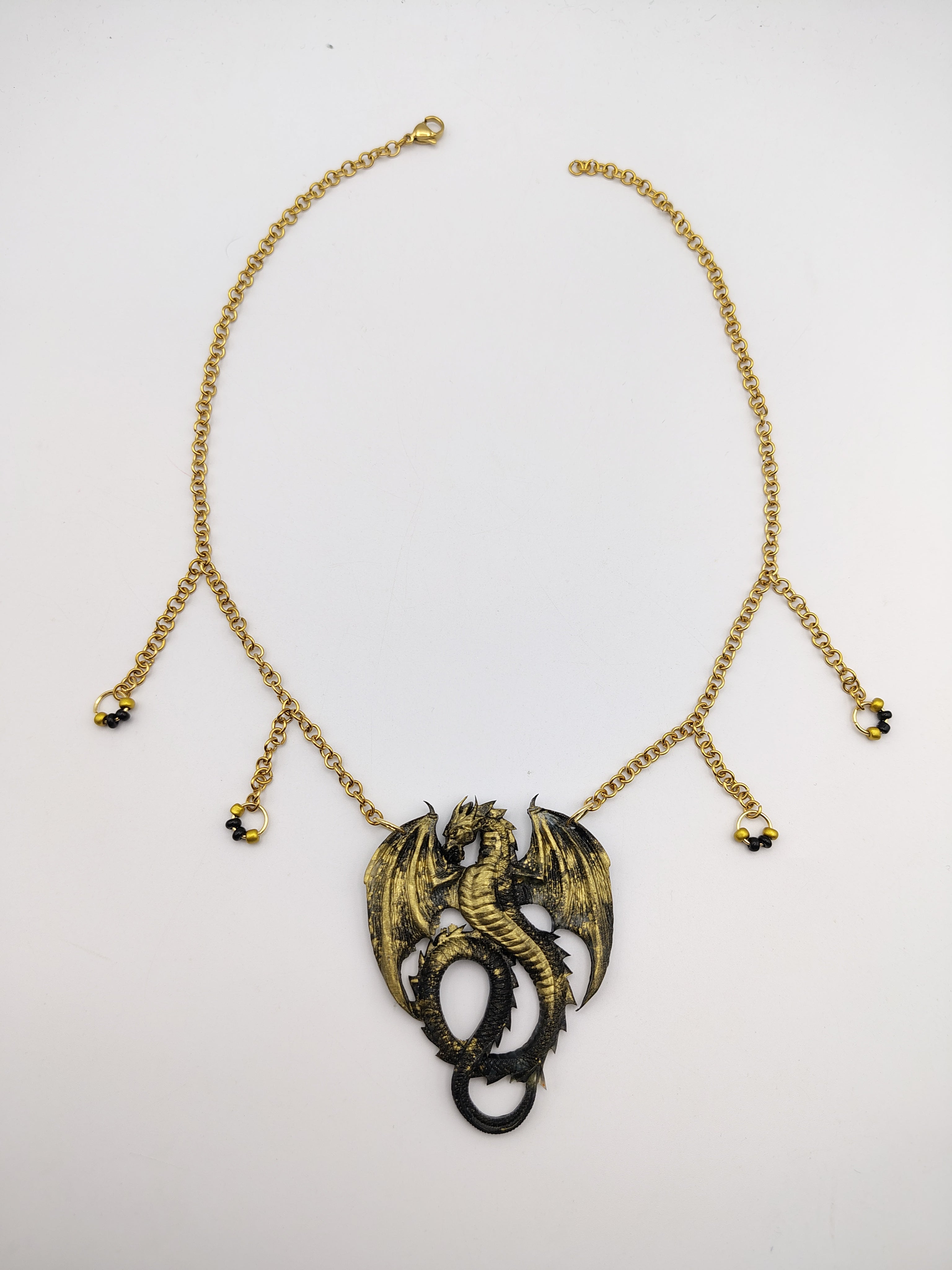 Collier Dragon en résine époxy fait main – Bijou fantasy artisanal