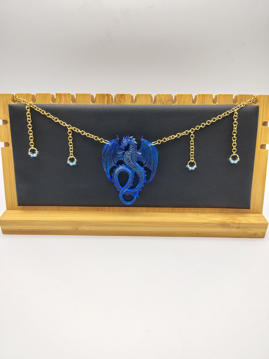 Collier Dragon en résine époxy fait main – Bijou fantasy artisanal