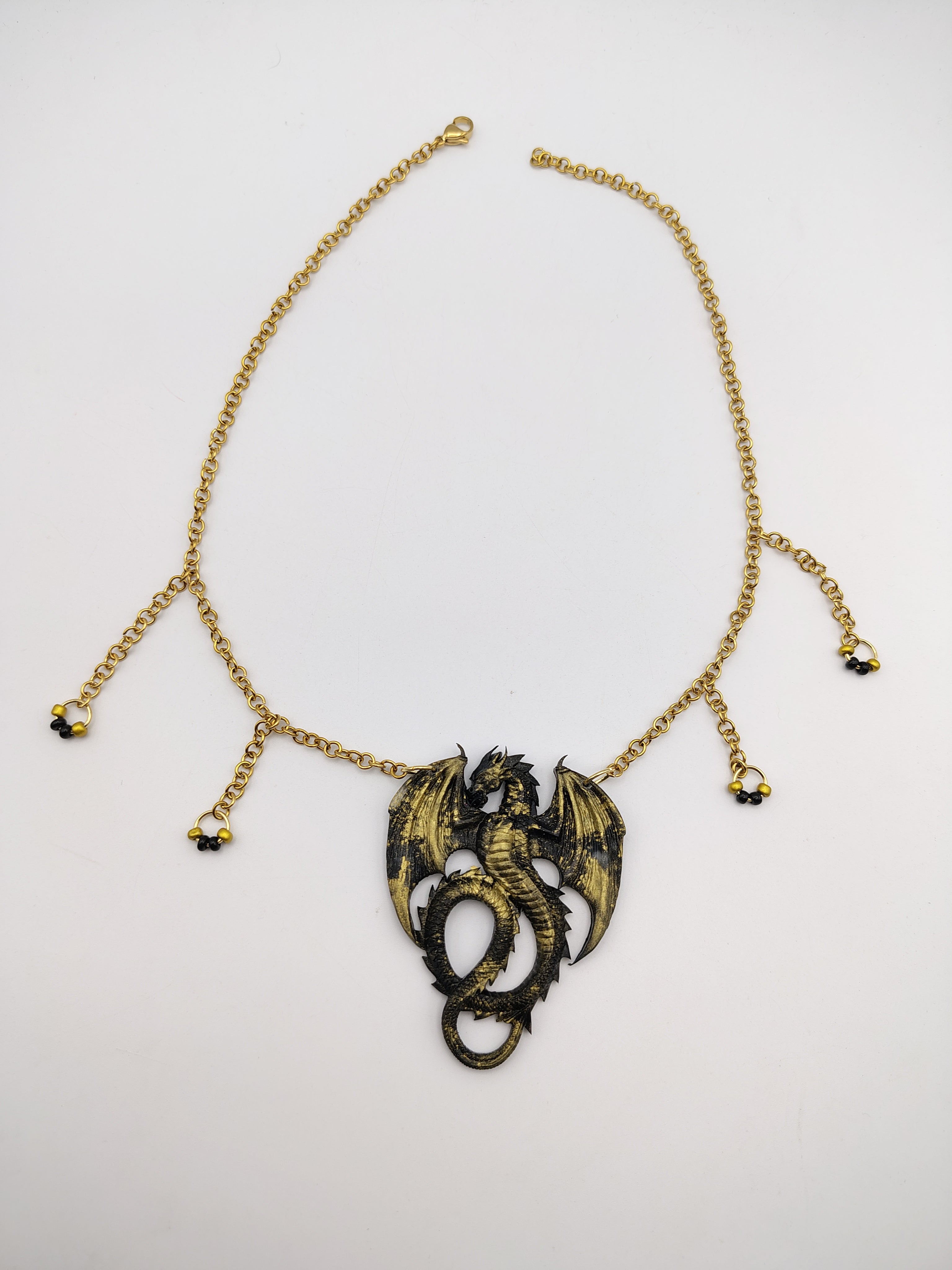 Collier Dragon en résine époxy fait main – Bijou fantasy artisanal