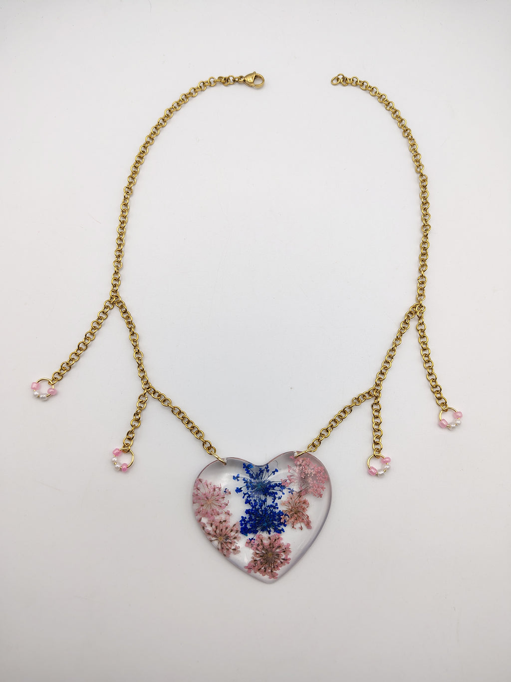 Collier Cœur en résine époxy fait main – Bijou romantique artisanal
