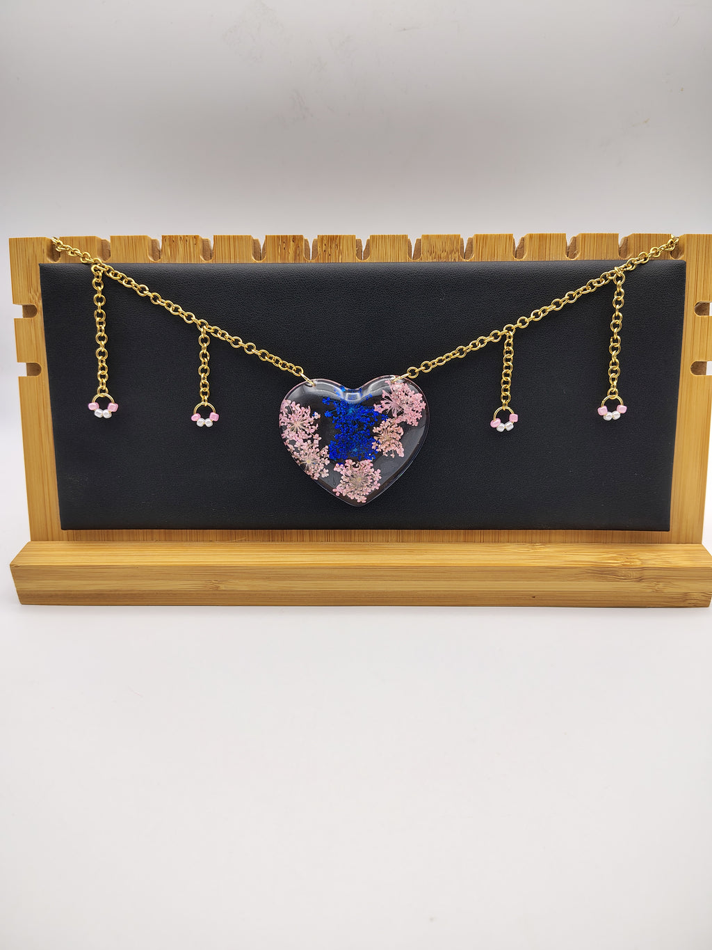 Collier Cœur en résine époxy fait main – Bijou romantique artisanal