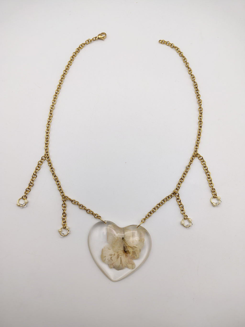 Collier Cœur en résine époxy fait main – Bijou romantique artisanal