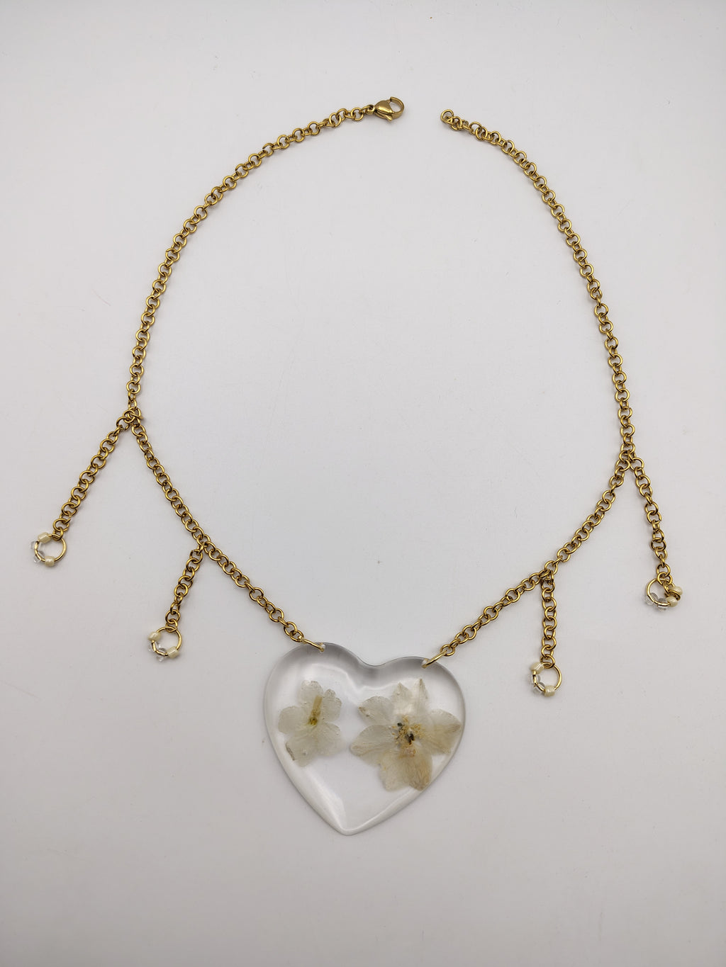 Collier Cœur en résine époxy fait main – Bijou romantique artisanal