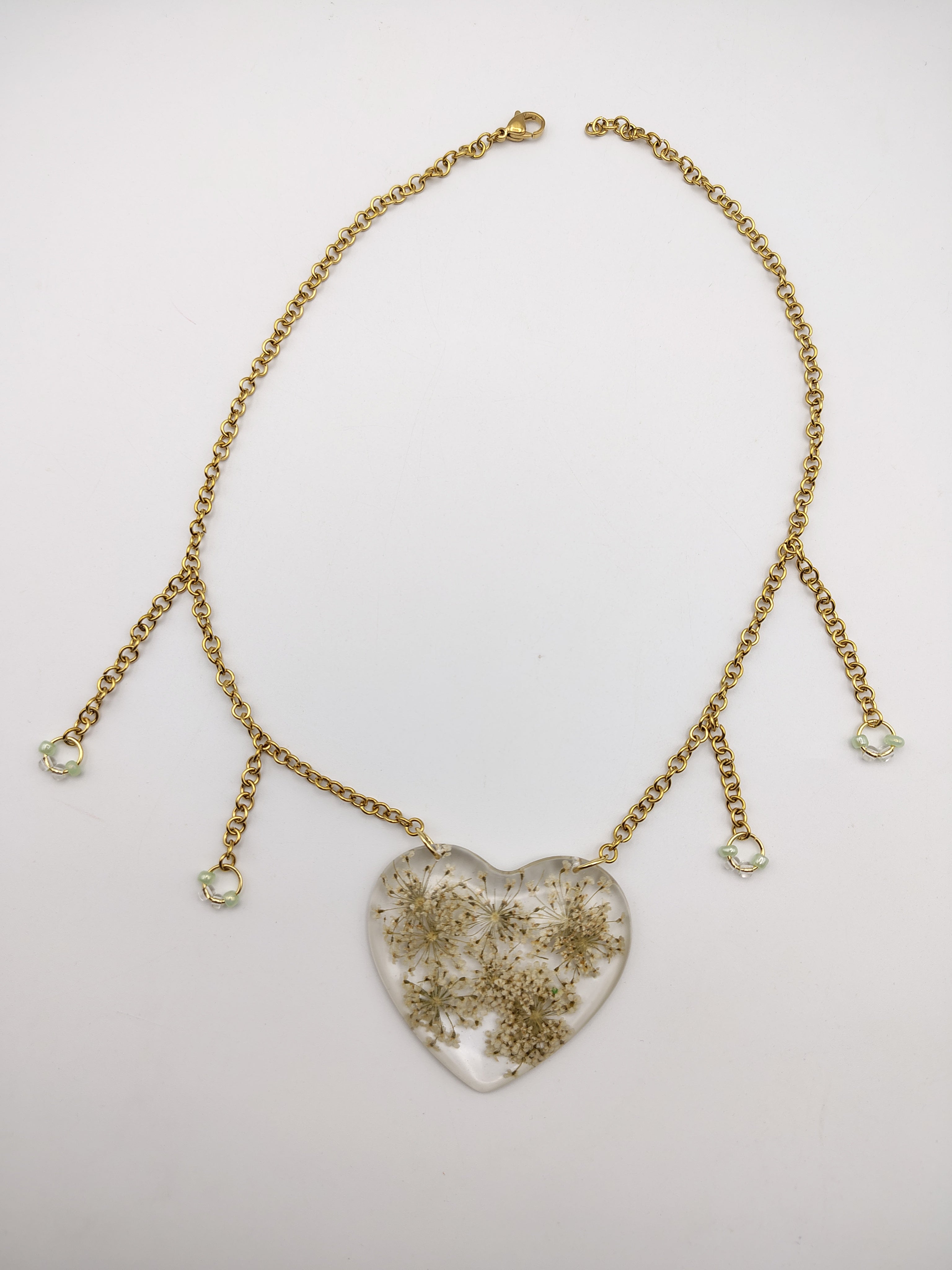 Collier Cœur en résine époxy fait main – Bijou romantique artisanal