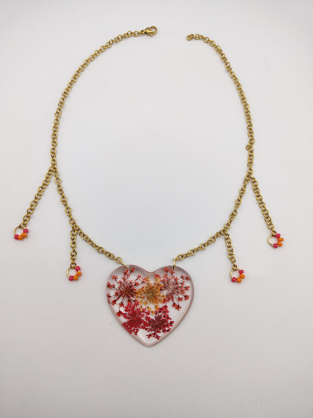Collier Cœur en résine époxy fait main – Bijou romantique artisanal