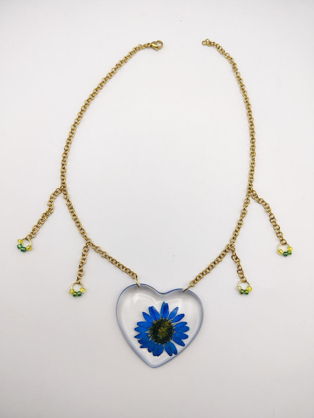 Collier Cœur en résine époxy fait main – Bijou romantique artisanal