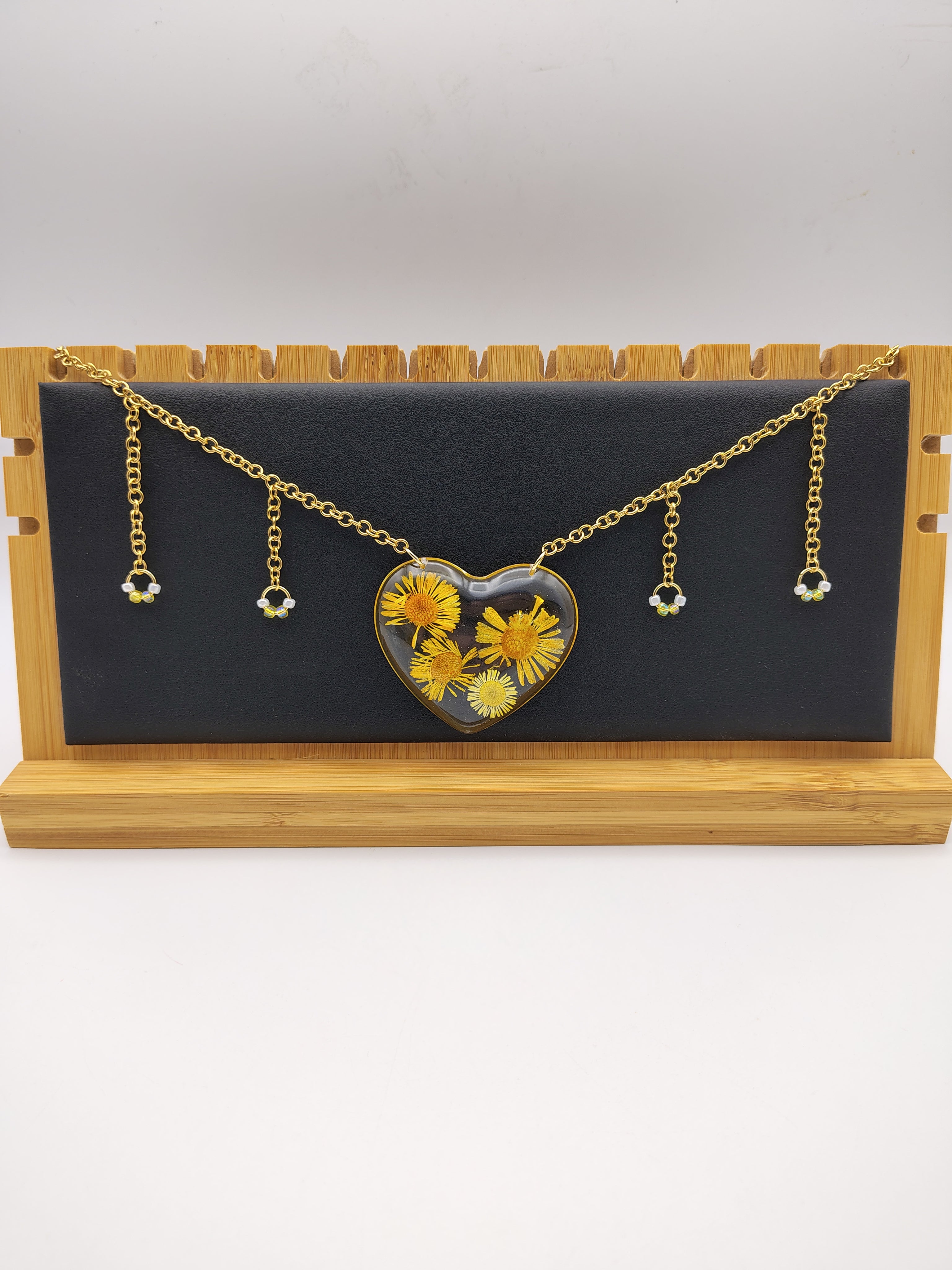 Collier Cœur en résine époxy fait main – Bijou romantique artisanal