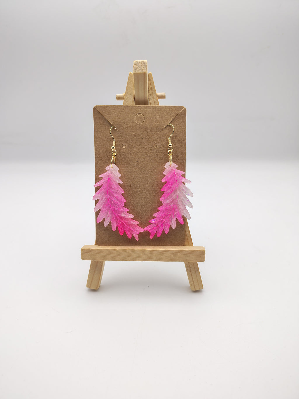 Boucles d’oreilles Feuille en résine époxy faites main – Bijou nature artisanal