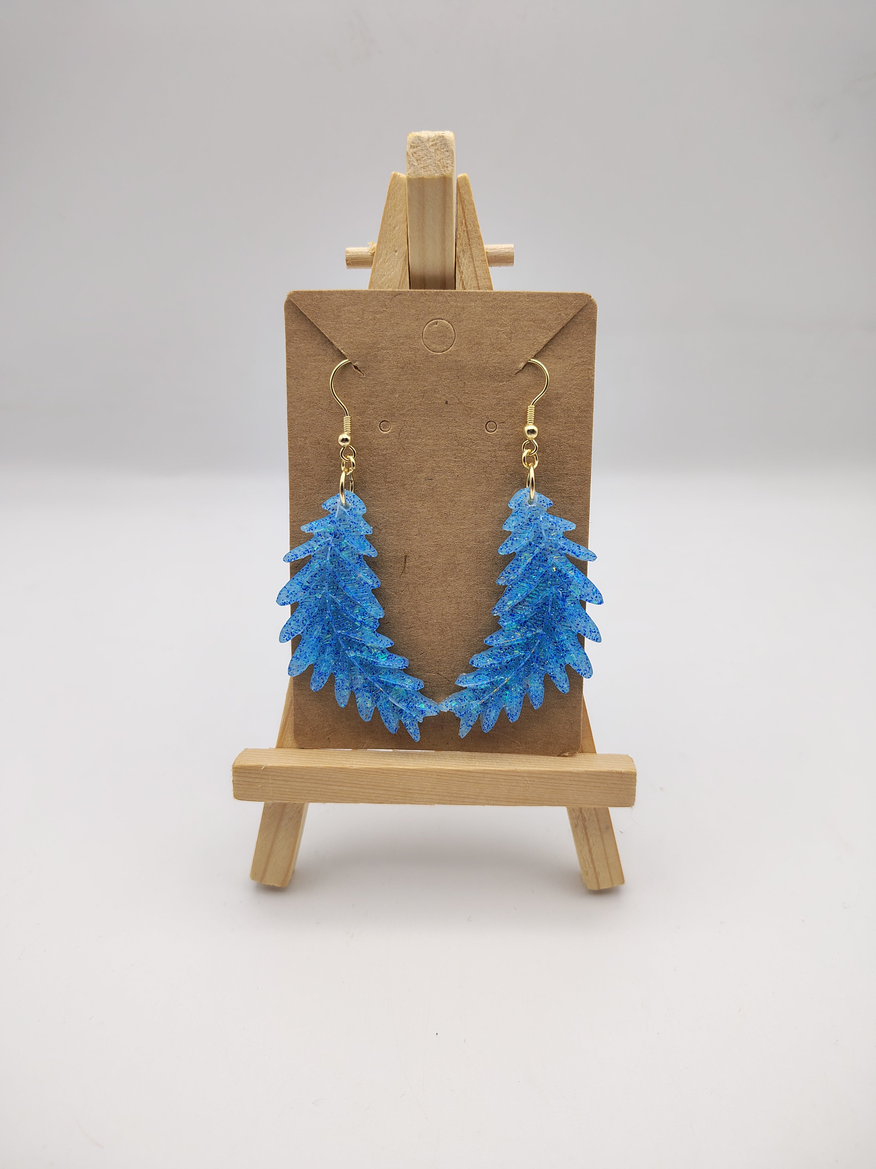 Boucles d’oreilles Feuille en résine époxy faites main – Bijou nature artisanal