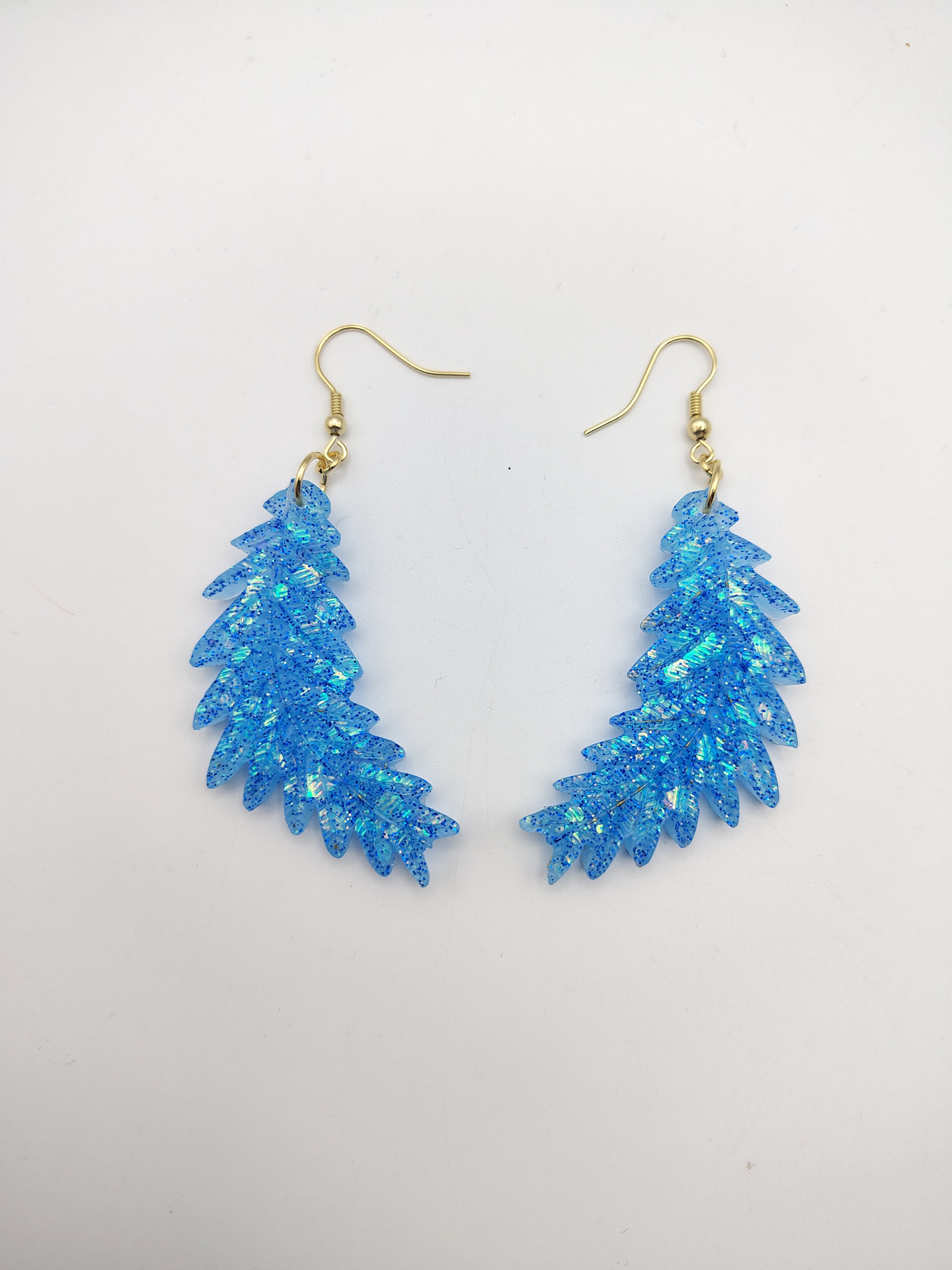 Boucles d’oreilles Feuille en résine époxy faites main – Bijou nature artisanal