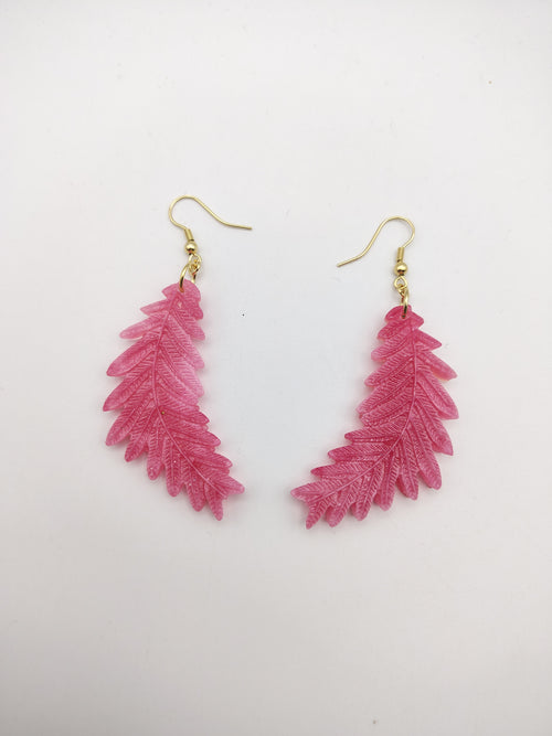 Boucles d’oreilles Feuille en résine époxy faites main – Bijou nature artisanal