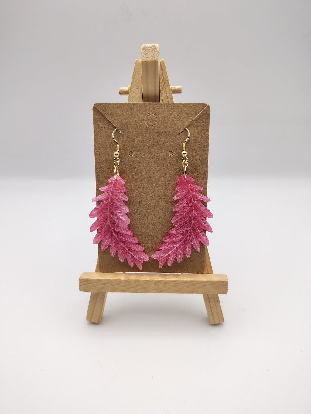 Boucles d’oreilles Feuille en résine époxy faites main – Bijou nature artisanal