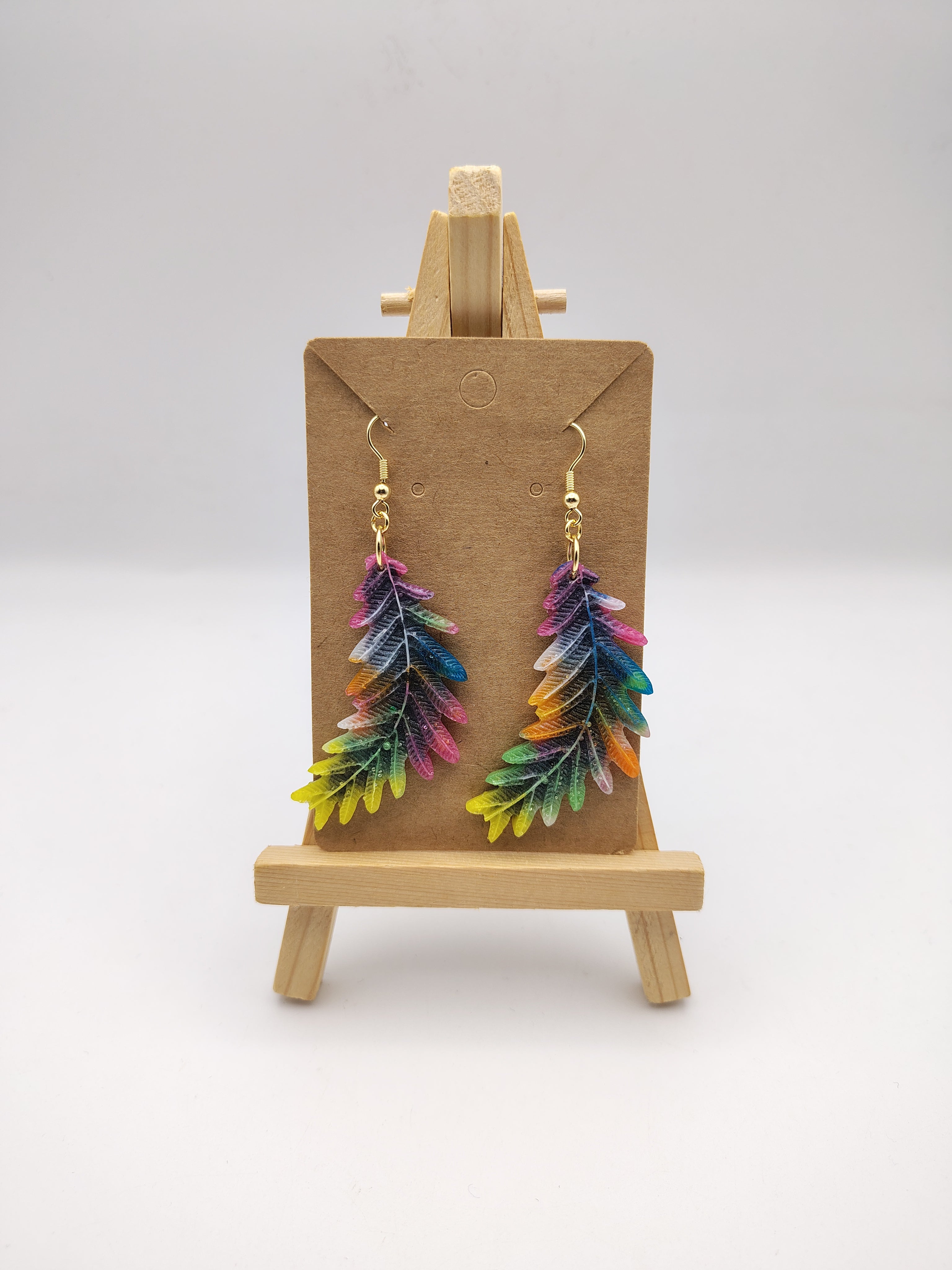 Boucles d’oreilles Feuille en résine époxy faites main – Bijou nature artisanal