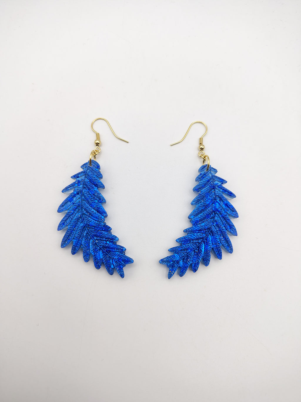 Boucles d’oreilles Feuille en résine époxy faites main – Bijou nature artisanal