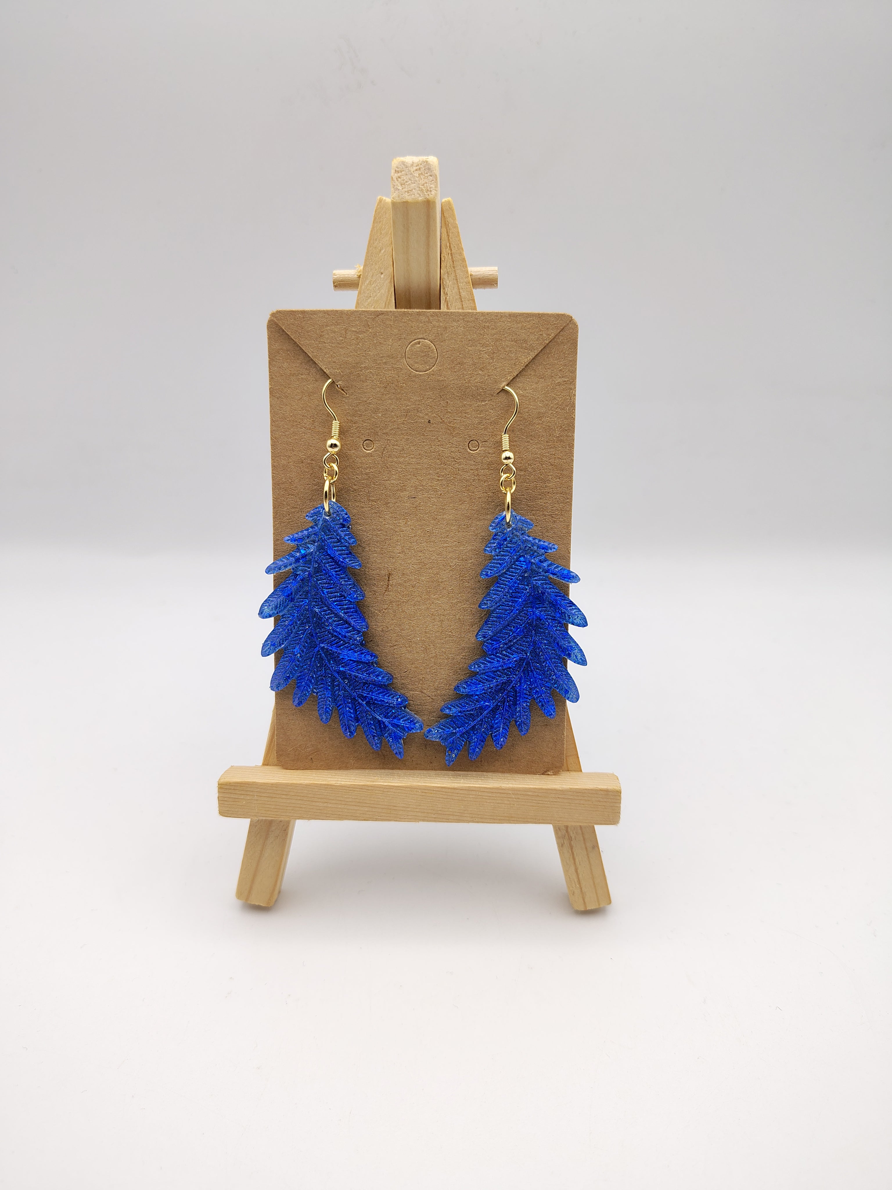 Boucles d’oreilles Feuille en résine époxy faites main – Bijou nature artisanal