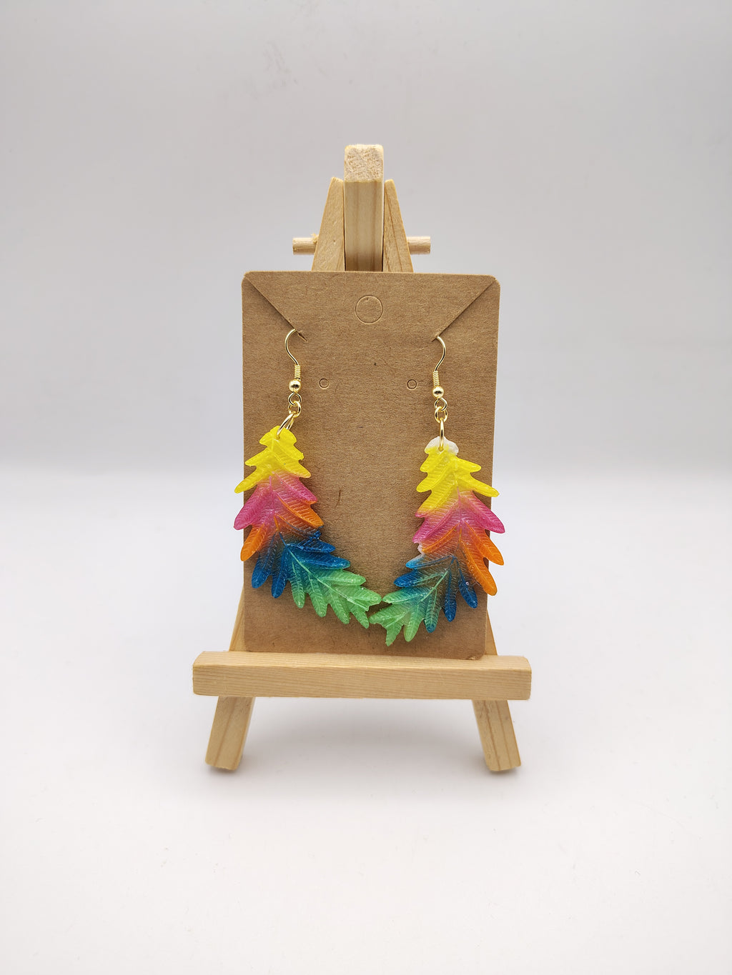 Boucles d’oreilles Feuille en résine époxy faites main – Bijou nature artisanal