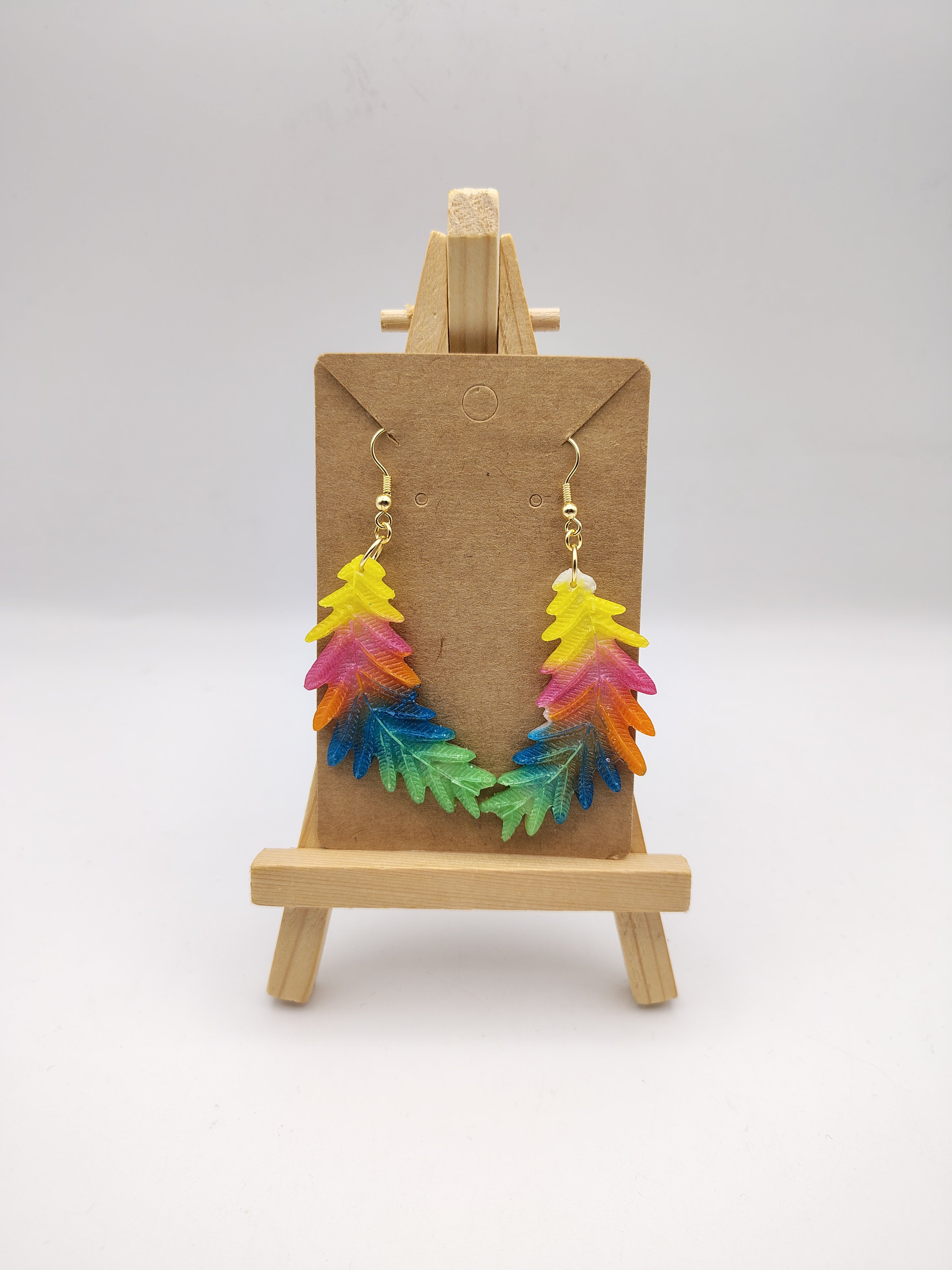 Boucles d’oreilles Feuille en résine époxy faites main – Bijou nature artisanal