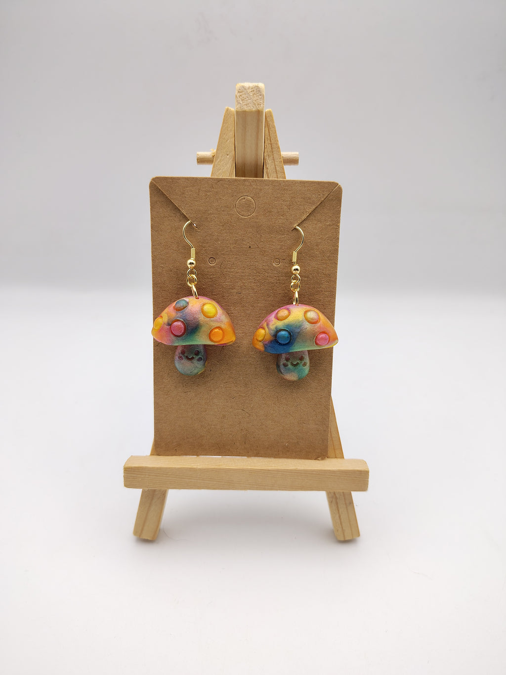 Boucles d’oreilles Champignon en résine époxy fait main – Bijou féerique artisanal