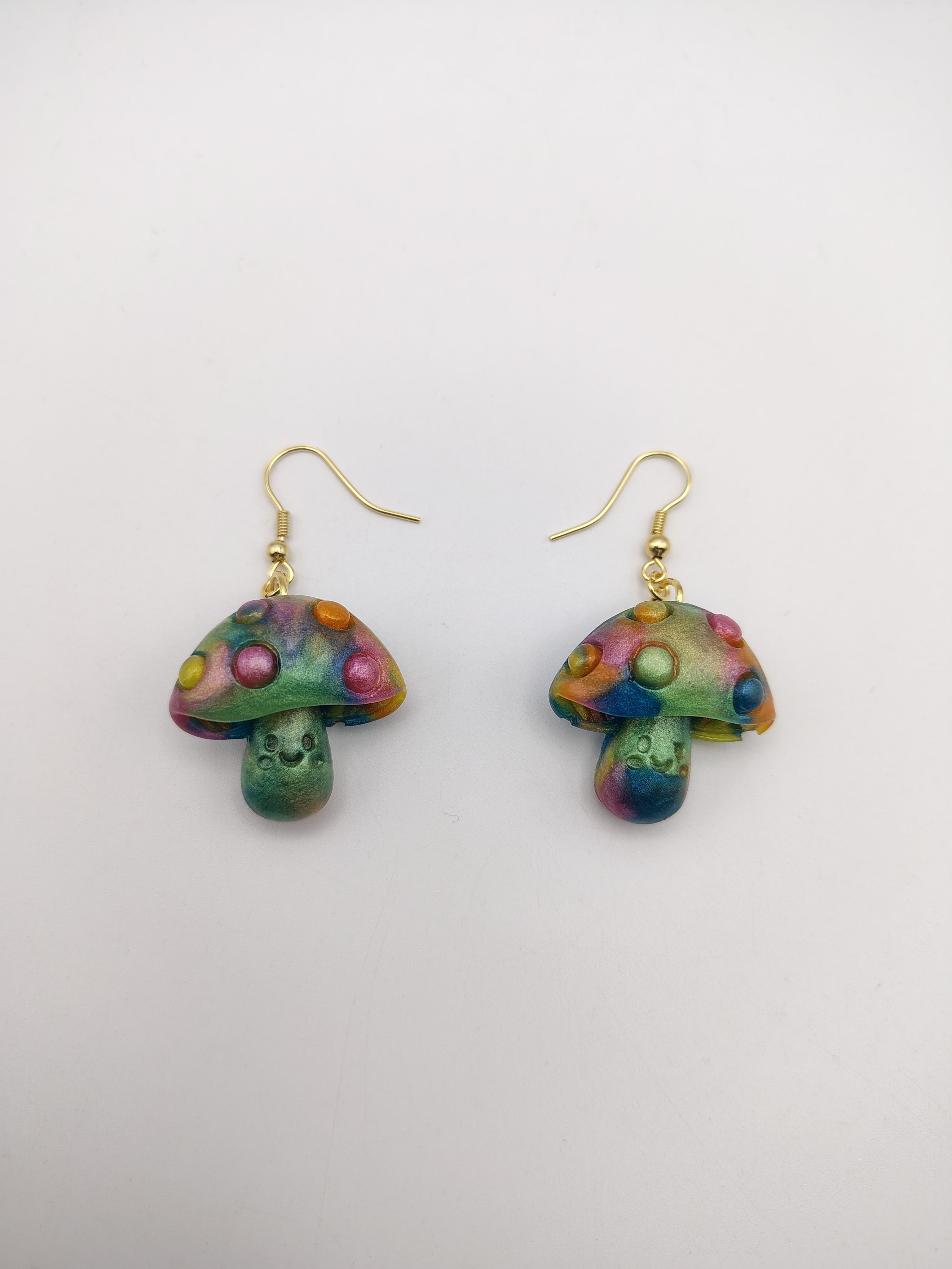 Boucles d’oreilles Champignon en résine époxy fait main – Bijou féerique artisanal