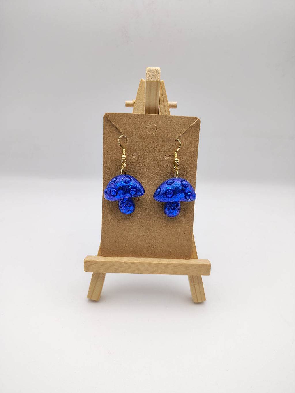 Boucles d’oreilles Champignon en résine époxy fait main – Bijou féerique artisanal