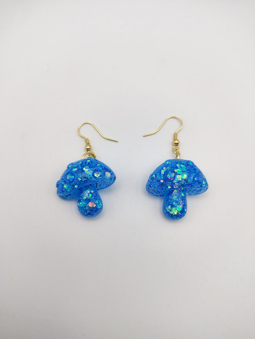Boucles d’oreilles Champignon en résine époxy fait main – Bijou féerique artisanal