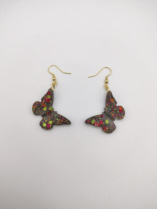 Boucles d’oreilles Papillon en résine époxy faites main – Bijou féerique artisanal
