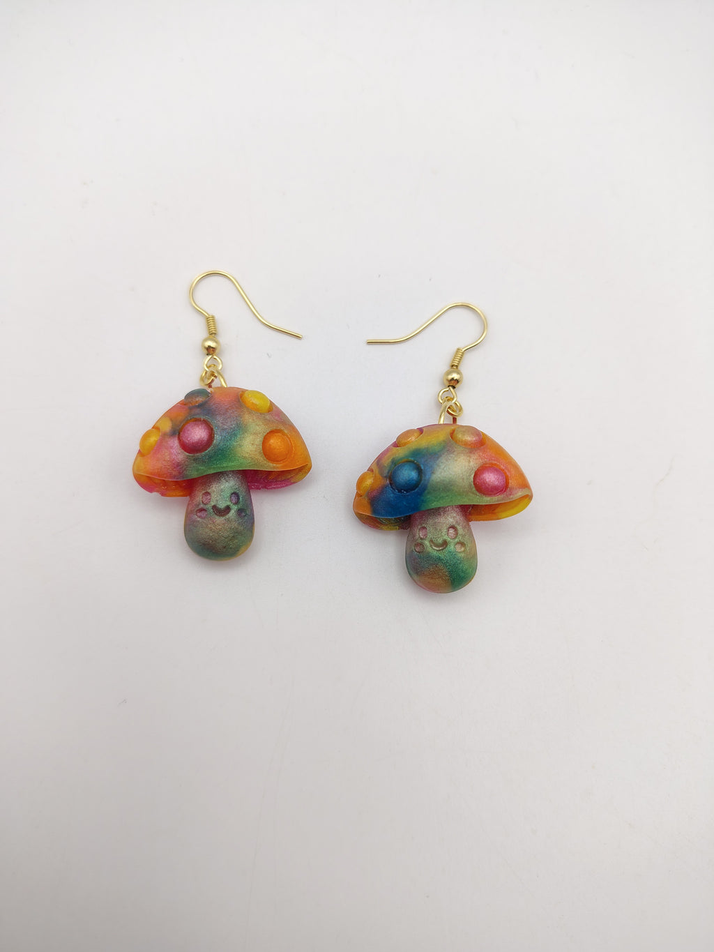 Boucles d’oreilles Champignon en résine époxy fait main – Bijou féerique artisanal