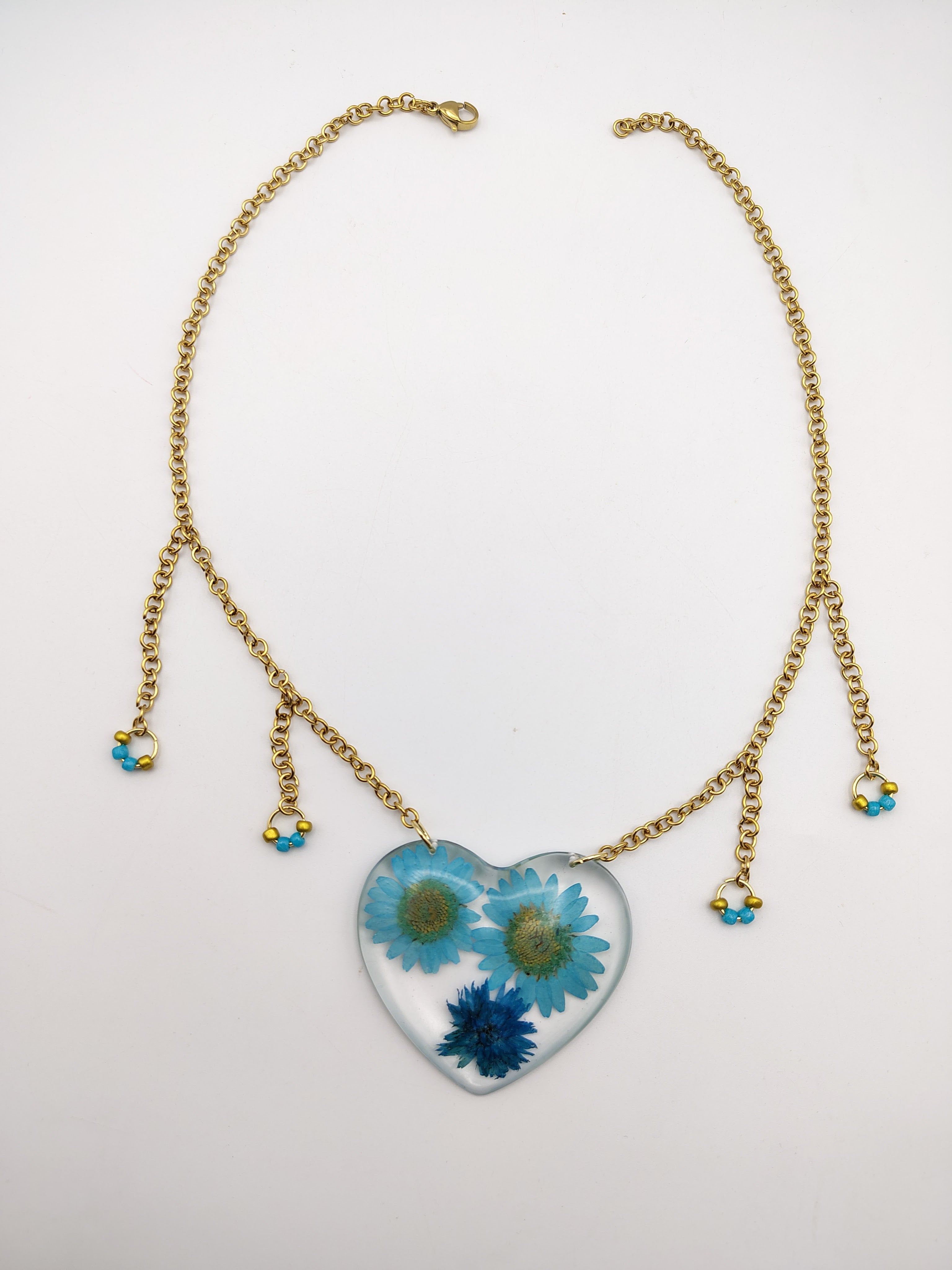 Collier Cœur en résine époxy fait main – Bijou romantique artisanal