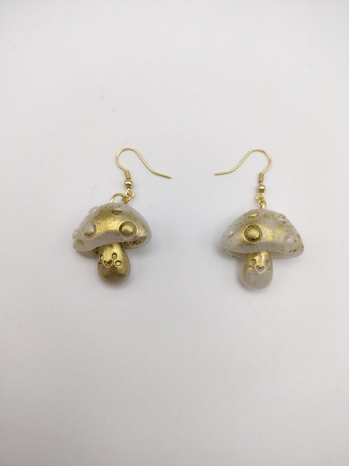 Boucles d’oreilles Champignon en résine époxy fait main – Bijou féerique artisanal