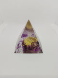 Pyramide en Résine Époxy – Décoration Artisanale