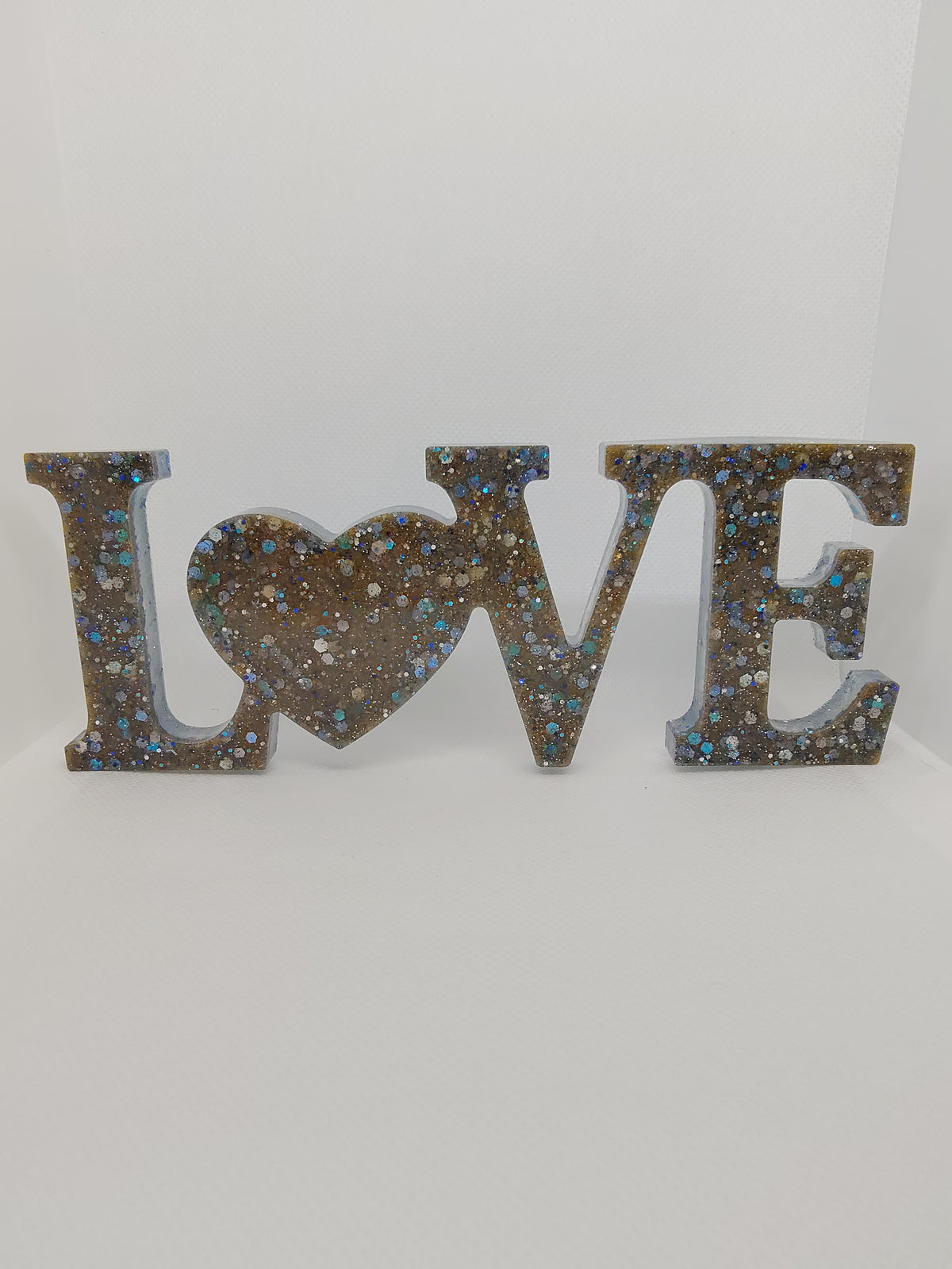 Décoration LOVE en Résine Époxy – Création Artisanale