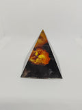 Pyramide en Résine Époxy – Décoration Artisanale