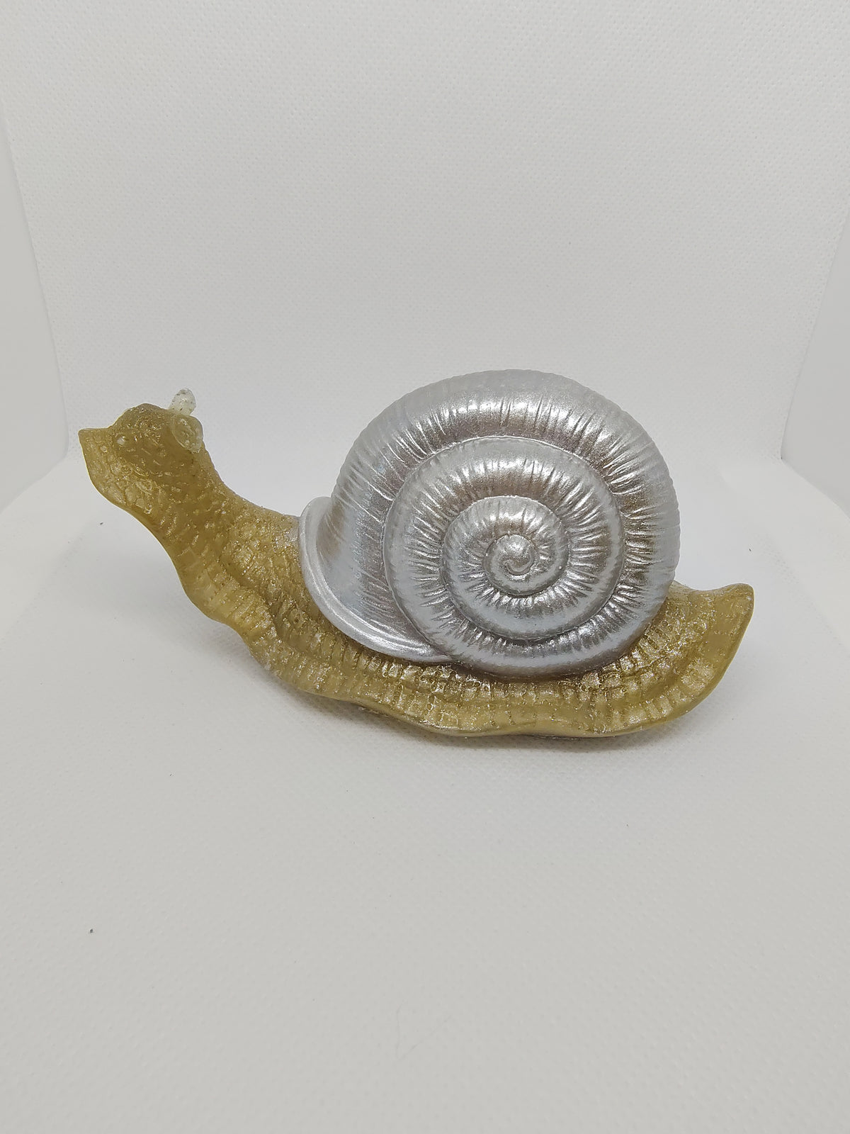Escargot en Résine Époxy – Figurine Décorative Artisanale