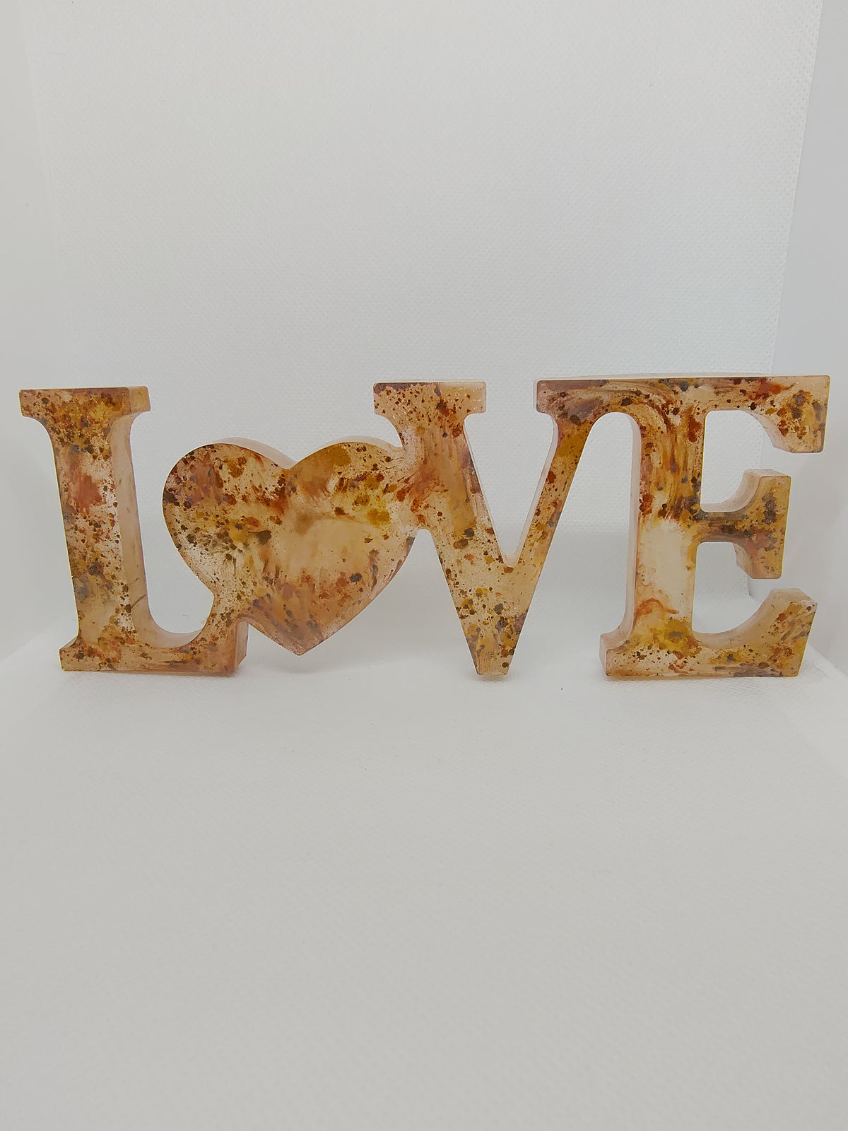 Décoration LOVE en Résine Époxy – Création Artisanale