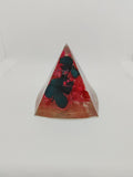 Pyramide en Résine Époxy – Décoration Artisanale