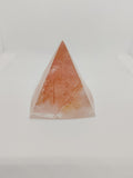 Pyramide en Résine Époxy – Décoration Artisanale