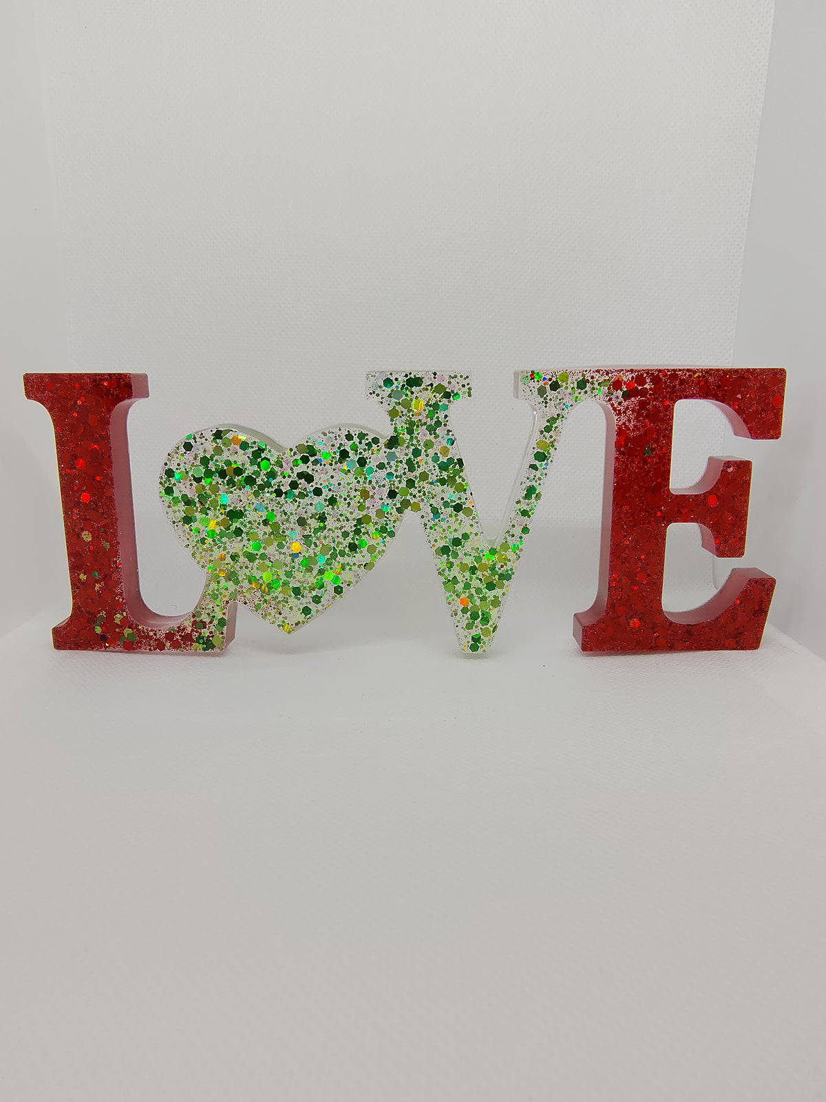 Décoration LOVE en Résine Époxy – Création Artisanale