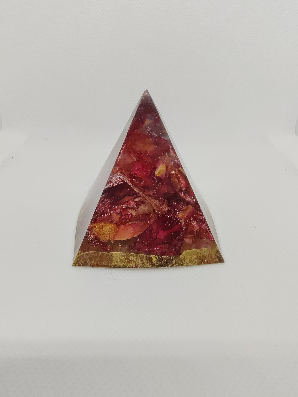 Pyramide en Résine Époxy – Décoration Artisanale