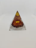 Pyramide en Résine Époxy – Décoration Artisanale